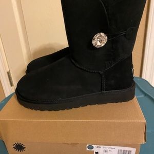 UGG WOMEN Bailey button with Swarovski® crystal